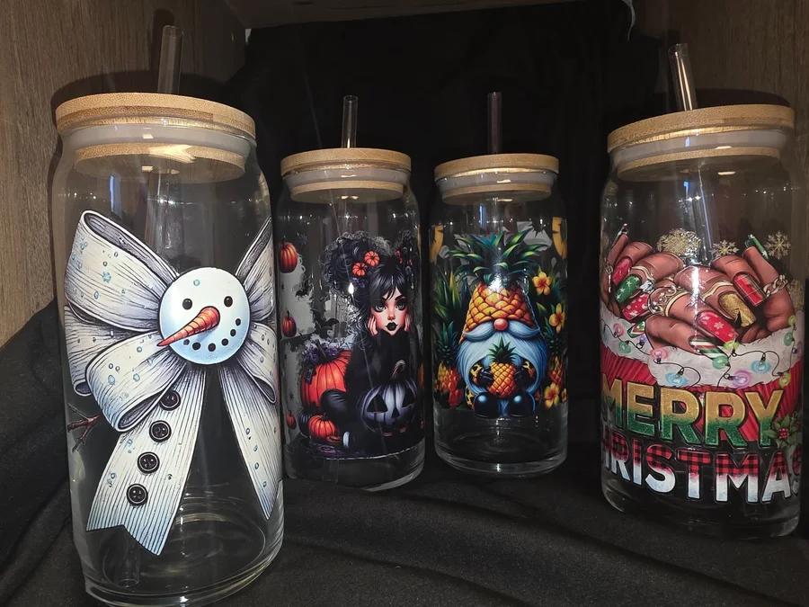 Kanaa’s decorated glass cups